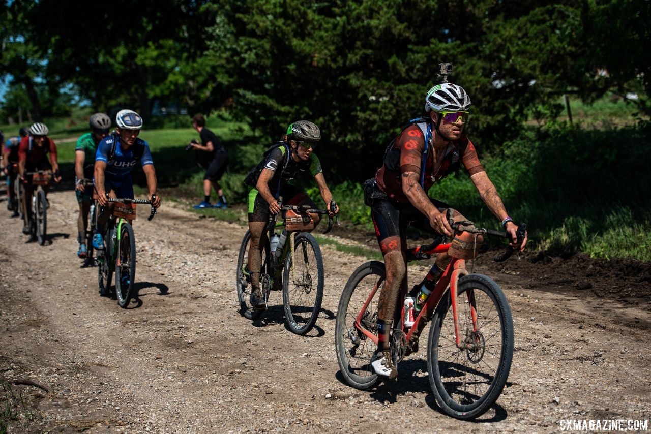 Kaitie Keough stuck with the big hitters early on and went on to win the Women's title. 2018 Dirty Kanza 200. © Ian Matteson/ ENVE Composites