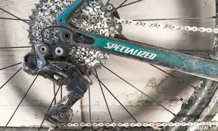 An XTR M9050 rear derailleur used to be the only Shimano clutch derailleur that was natively compatible with road drivetrains, but now there are XT and RX options. Olivia Dillon's 2018 Lost and Found S-Works Diverge. 