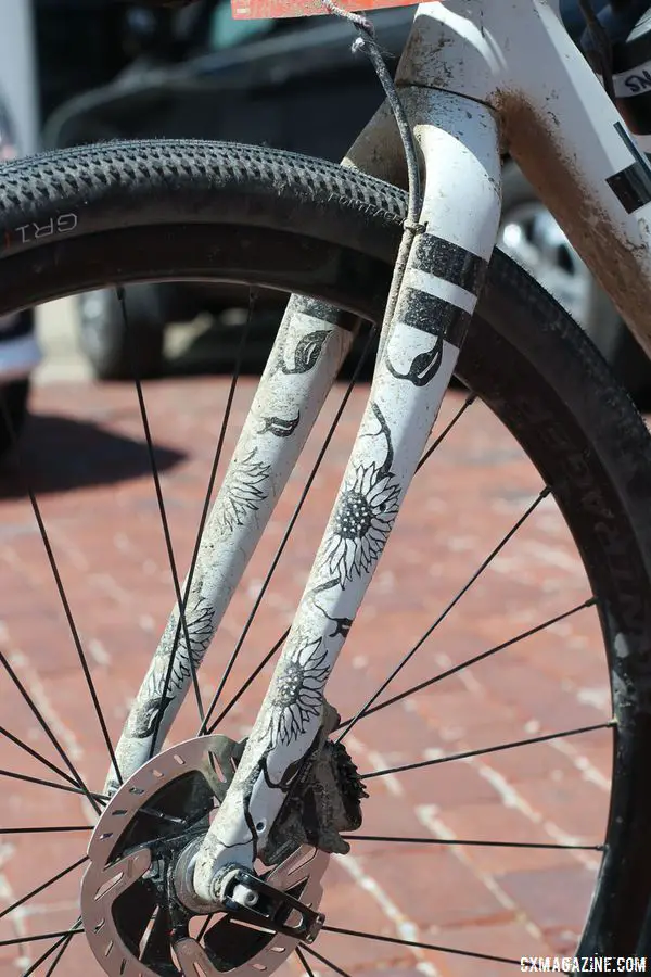 Custom ink done by Trek's David Cestelli adorns the fork on Nys' bike. Sven Nys' 2018 Dirty Kanza 200 Trek Checkpoint. © Z. Schuster / Cyclocross Magazine