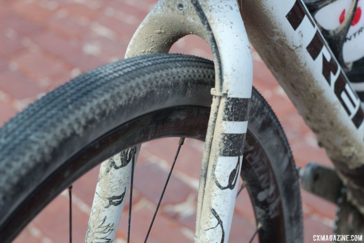 Trek uses external routing for hydraulic brake cables on the Checkpoint and its cyclocross Boone cousin. Sven Nys' 2018 Dirty Kanza 200 Trek Checkpoint. © Z. Schuster / Cyclocross Magazine