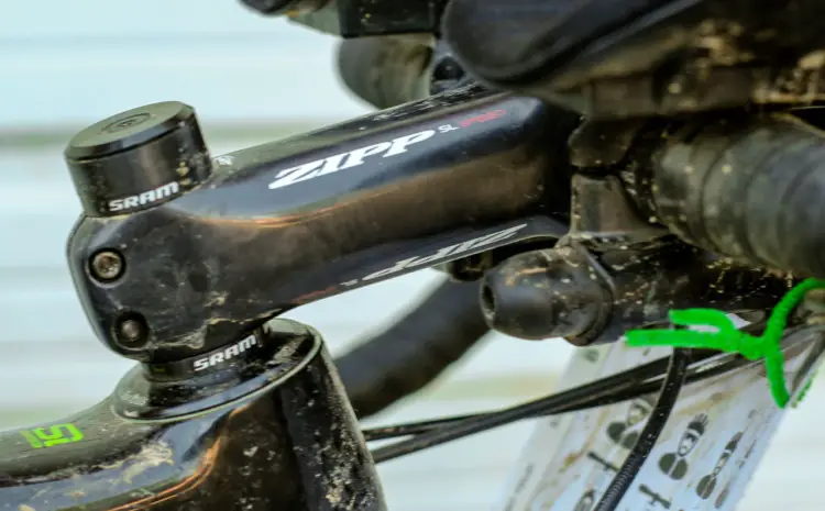 King attached his aero-bar-clad handlebar with a Zipp SL Speed stem. Ted King's 2018 Dirty Kanza 200 Cannondale SuperX. © Z. Schuster / Cyclocross Magazine