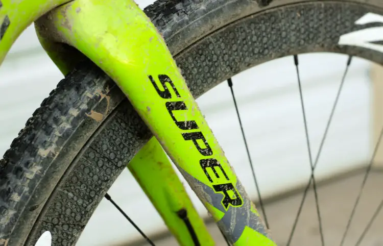 King's fork did not have the same custom paint as Keough's. Ted King's 2018 Dirty Kanza 200 Cannondale SuperX. © Z. Schuster / Cyclocross Magazine