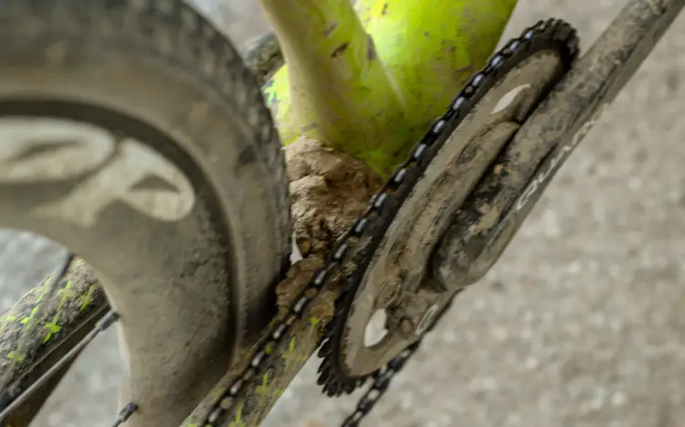 Even with some Flint Hills dirt, King still had room for the 40mm tires he ran. Ted King's 2018 Dirty Kanza 200 Cannondale SuperX. © Z. Schuster / Cyclocross Magazine