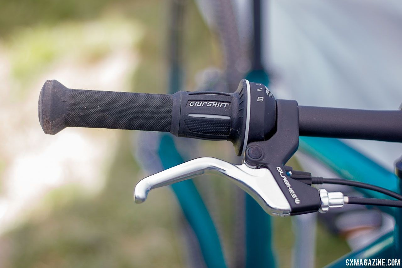 8-speed SRAM Gripshift and reach-adjustable levers keep the ergonomics and shifting easy. Islabikes' New Beinn 27 with 650b/27.5 wheels. © Cyclocross Magazine