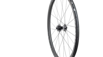 The wheelset features a 740-gram front wheel with 24 bladed spokes laced 2x. Knight Composites 35 Clincher TLA Disc. © Cyclocross Magazine