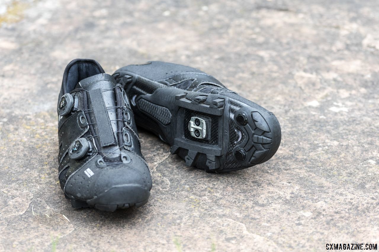 The leather Lake Cycling MX 241 Endurance cycling shoes provide comfort and an adjustable fit thanks to the leather panels and BOA closure system. © C. Lee / Cyclocross Magazine