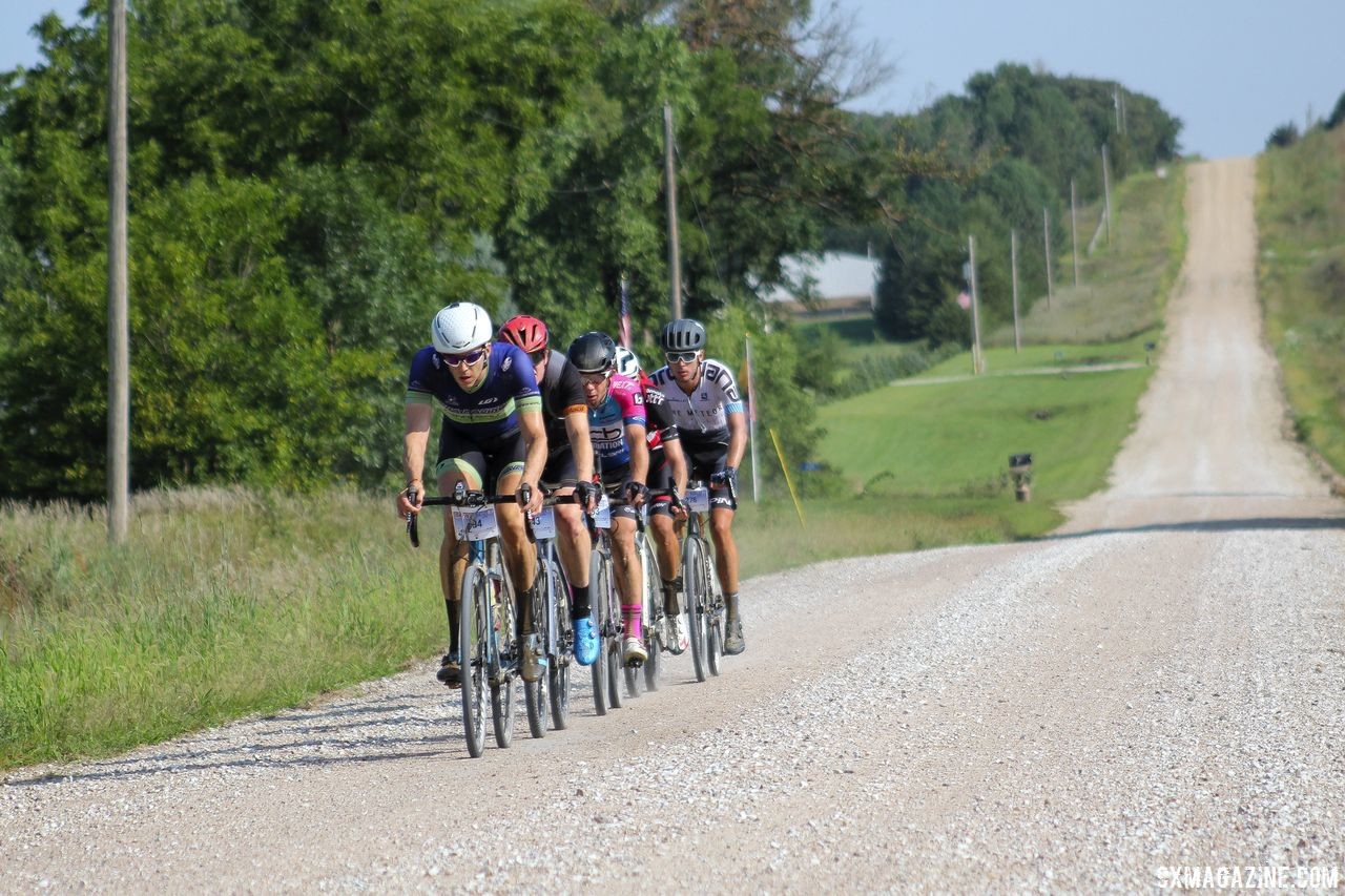 The lead group of five tried to hold off a hard-charging chase. 2018 Gravel Worlds © Z. Schuster / Cyclocross Magazine