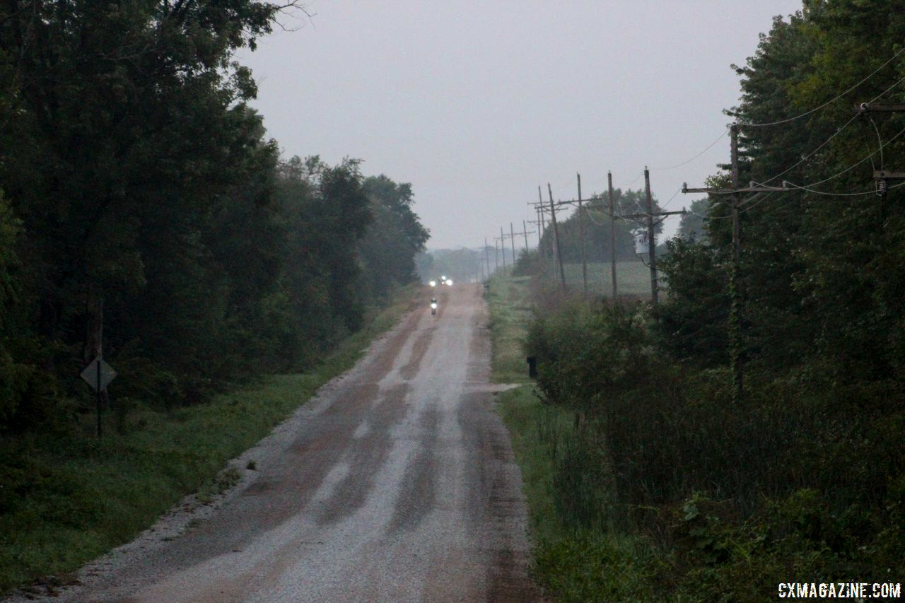 The leaders' lights shine through the early morning Nebraska fog. 2018 Gravel Worlds © Z. Schuster / Cyclocross Magazine