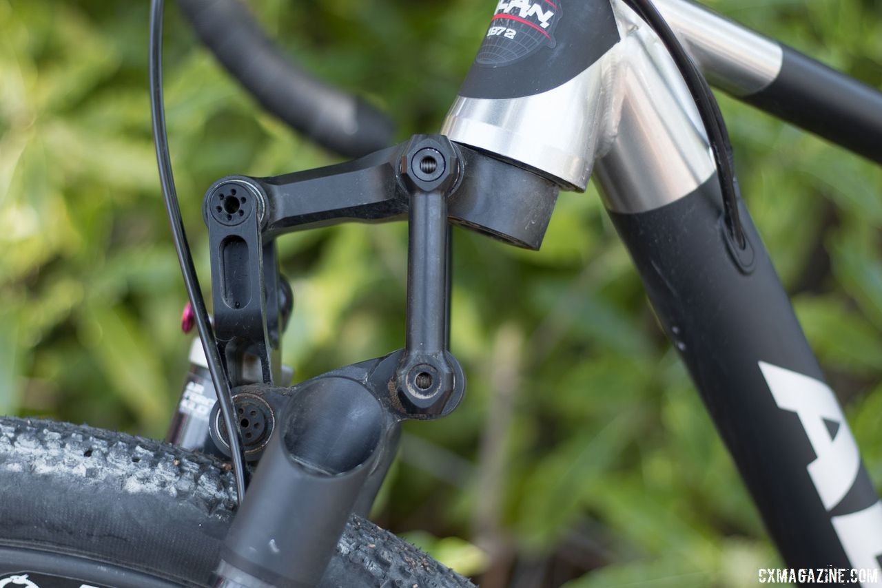 German A calls it a trapezoid, but regardless of the shape, the Kilo #1 fork boasts 90mm of travel and weighs just 1,200g. Alan Xtreme Gravel Scandium with Kilo fork and Alchemist wheels. © Cyclocross Magazine