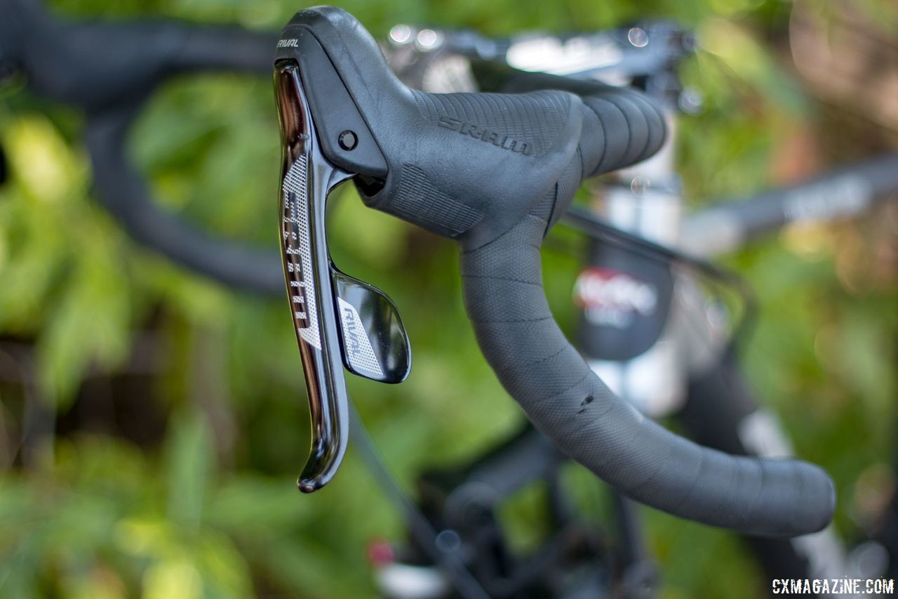 Our test bike has a SRAM Rival build, including DoubleTap shifters. Alan Xtreme Gravel Scandium with Kilo fork and Alchemist wheels. © Cyclocross Magazine