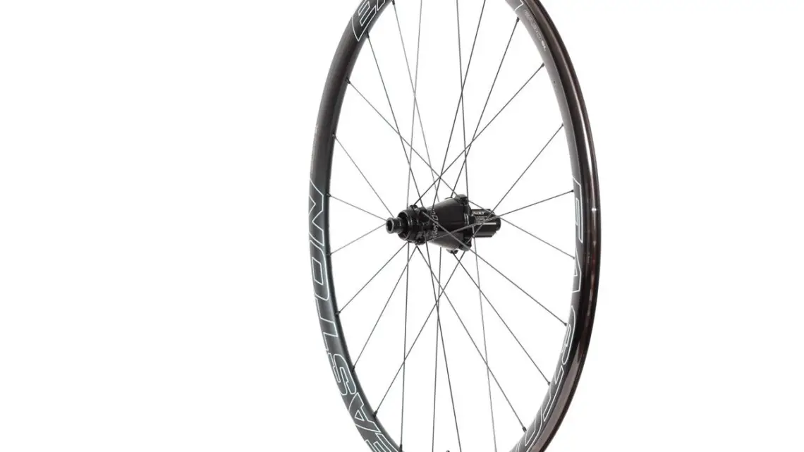 The $900 EA90 SL alloy tubeless clincher wheelset weighs 1,529g and comes with Easton's new cone-shaped Vault hub. Easton EA90 SL alloy tubeless disc wheels. © Cyclocross Magazine