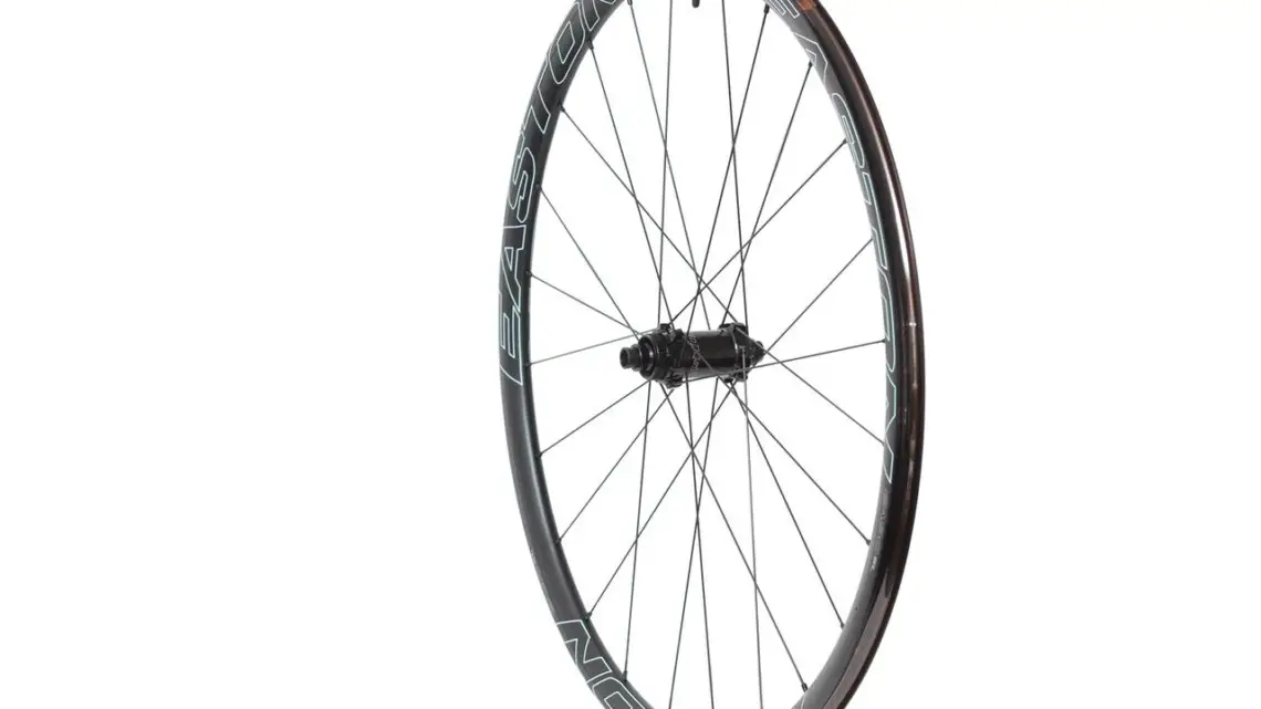 The EA90 SL rim has a 19.5mm internal width and depth of 27mm. Easton EA90 SL alloy tubeless disc wheels. © Cyclocross Magazine