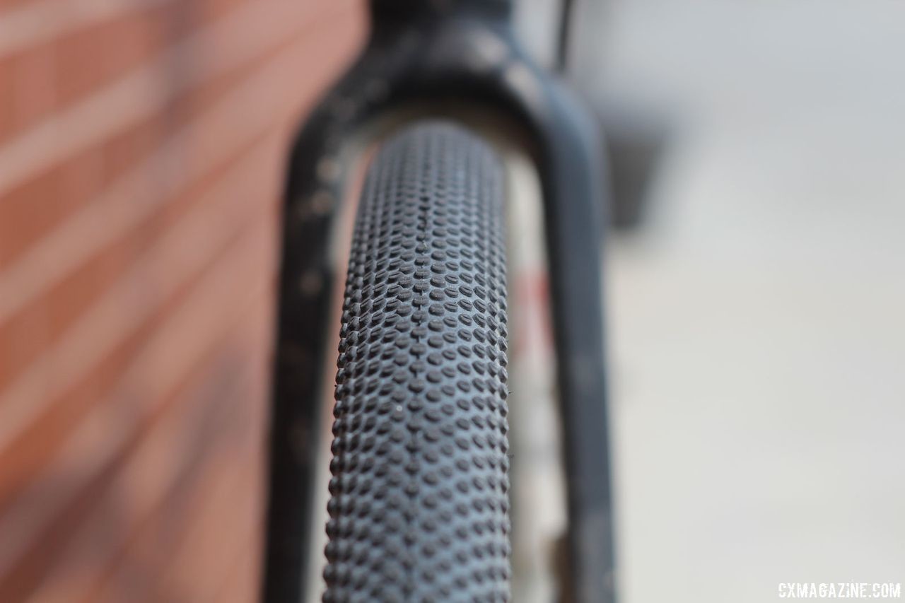 Berry ran non-strock Schwalbe G-One 700c x 38mm tires. Josh Berry's 2018 Gravel Worlds Giant Revolt Advanced 0 Gravel Bike. © Z. Schuster / Cyclocross Magazine