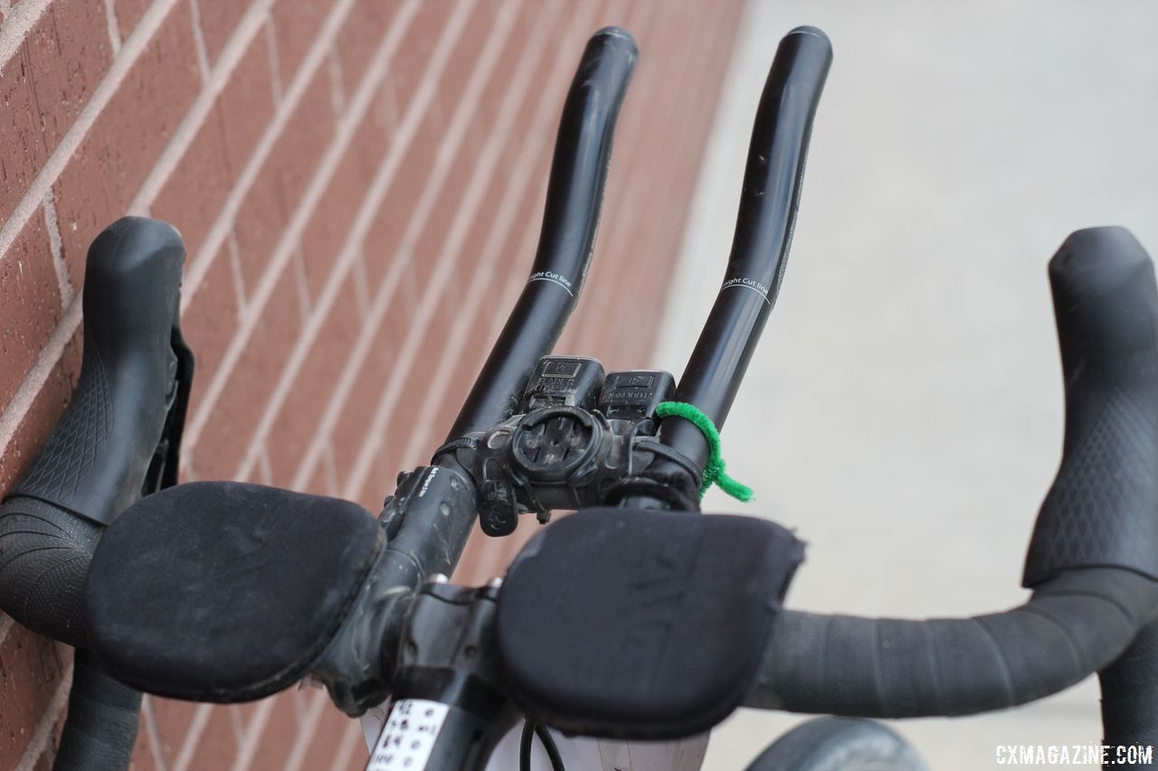 Strickland went aero up front with ENVE's SES Aero Handlebar Clip-On Extensions. As far as we can tell, Strickland and Gregg still get along, despite their aero bar differences. Colin Strickland's 2018 Gravel Worlds Pinarello GAN GR Disk Gravel Bike. © Z. Schuster / Cyclocross Magazine