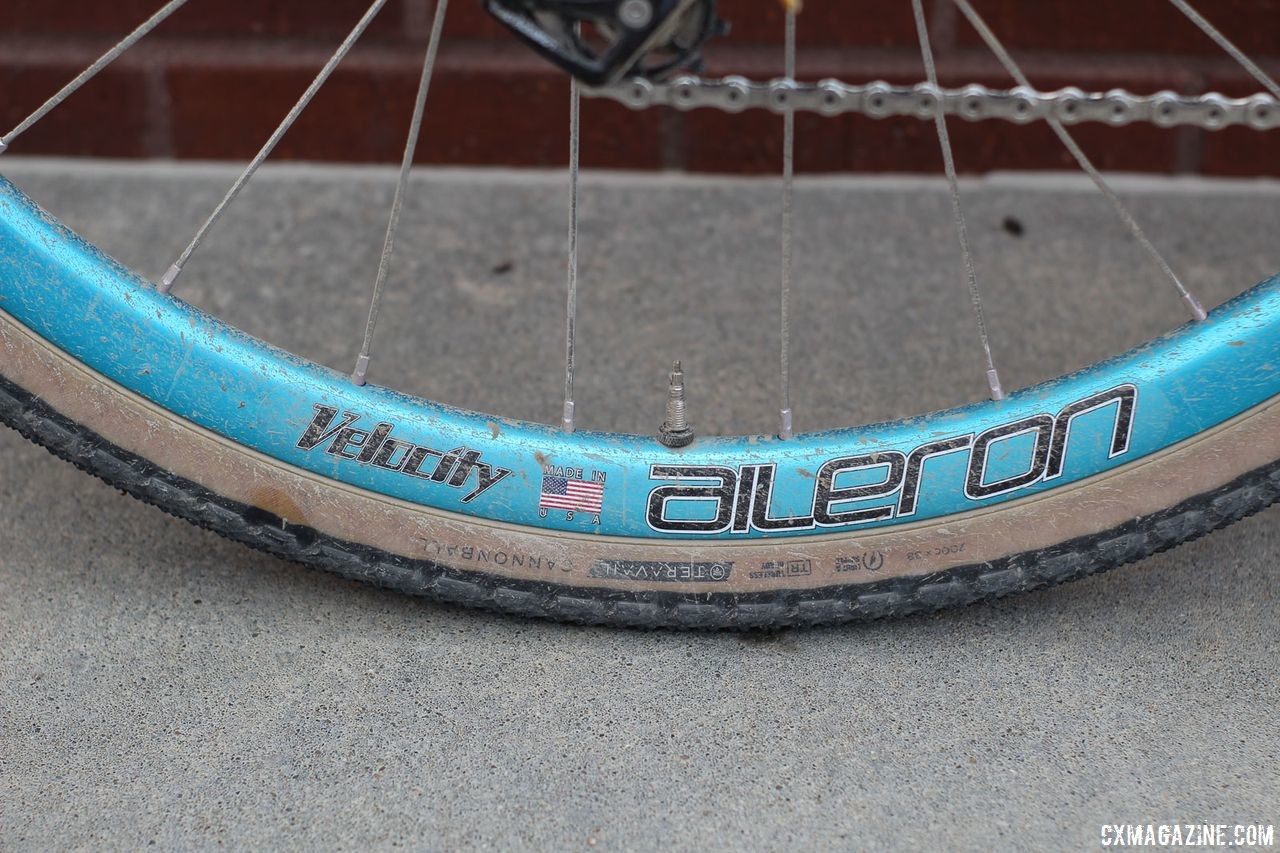 Velocity USA got the "wet" look for Acker's Aileron rims by polishing them before annondizing them using custom colors. Matt Acker's Salsa Warbeard. 2018 Gravel Worlds. © Z. Schuster / Cyclocross Magazine