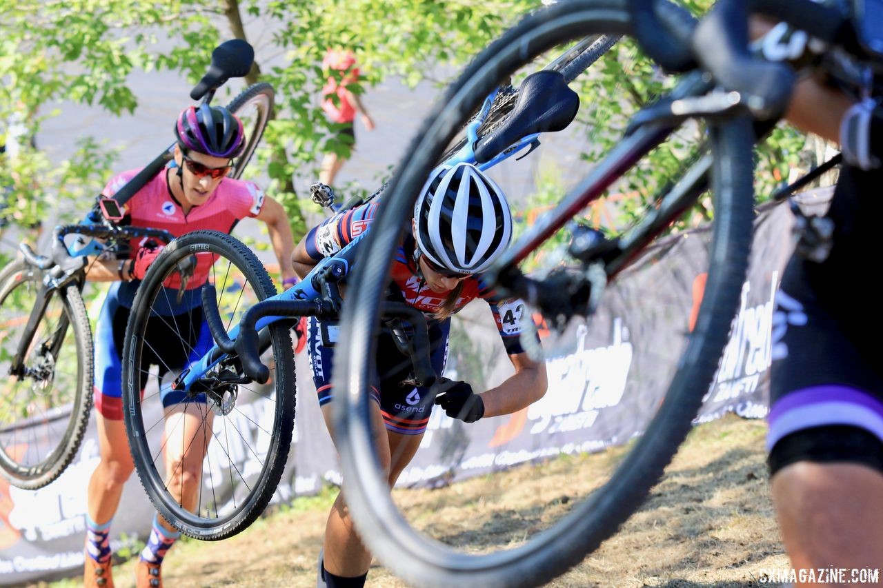 Sofia Gomez-Villafañe ran to an eighth-place finish in Waterloo. 2018 World Cup Waterloo. © D. Mable / Cyclocross Magazine