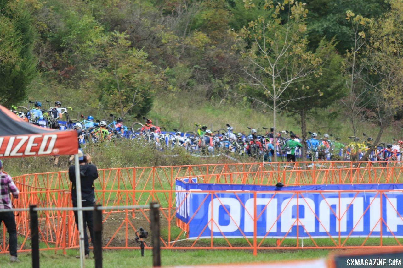 A line of riders heads through the Holly Jolly Hellhole. 2018 Jingle Cross Day 3, Sunday. © D. Mable / Cyclocross Magazine