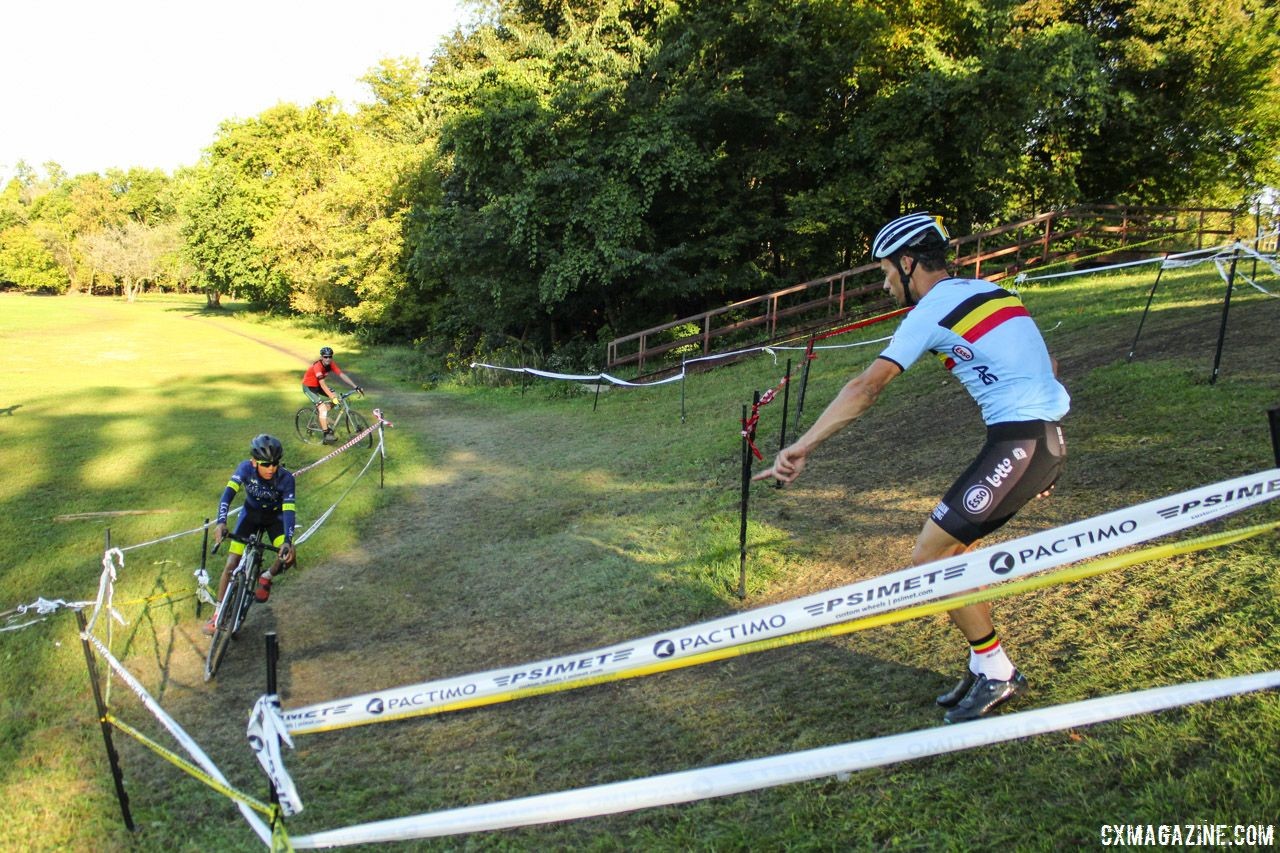 Sven Vanthourenhout helped riders stay wide and pick the right line heading uphill. 2018 Sven-Nado Clinic, Chicago. © Cyclocross Magazine / Z. Schuster