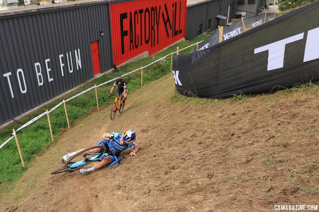 Ellen Noble took a spill on Trek Factory Hill and Richards got her winning lead. 2018 Trek CX Cup, Waterloo © Cyclocross Magazine / D. Mable