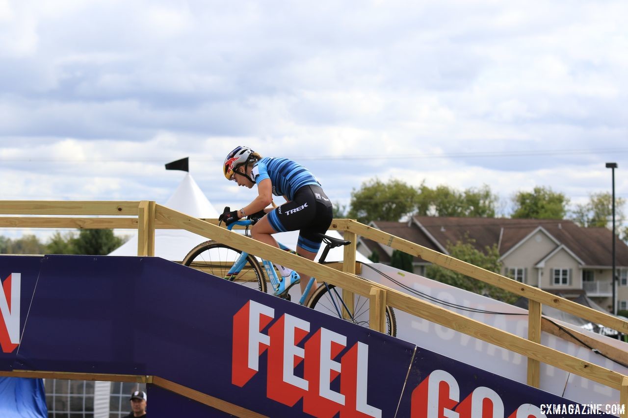 Evie Richards heads over one of the new flyovers to the win. 2018 Trek CX Cup, Waterloo © Cyclocross Magazine / D. Mable