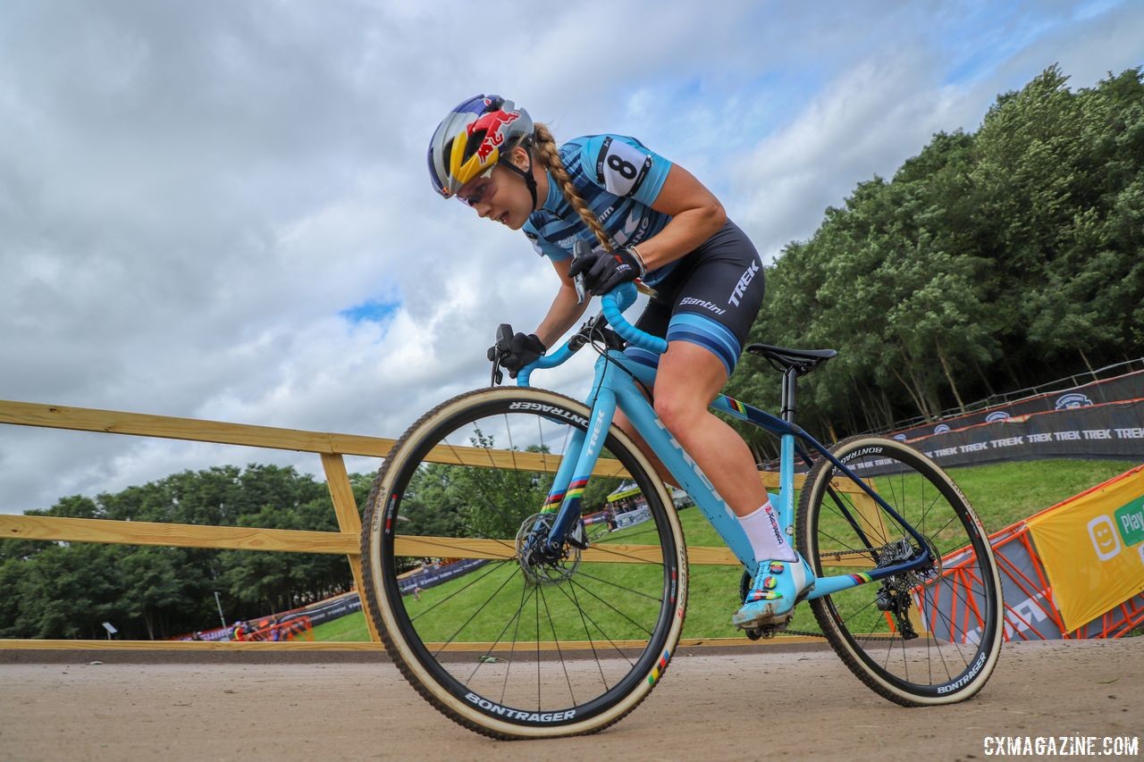 Once Evie Richards got a lead, she went as hard as she could to keep it. 2018 Trek CX Cup, Waterloo © Cyclocross Magazine / R. Clark