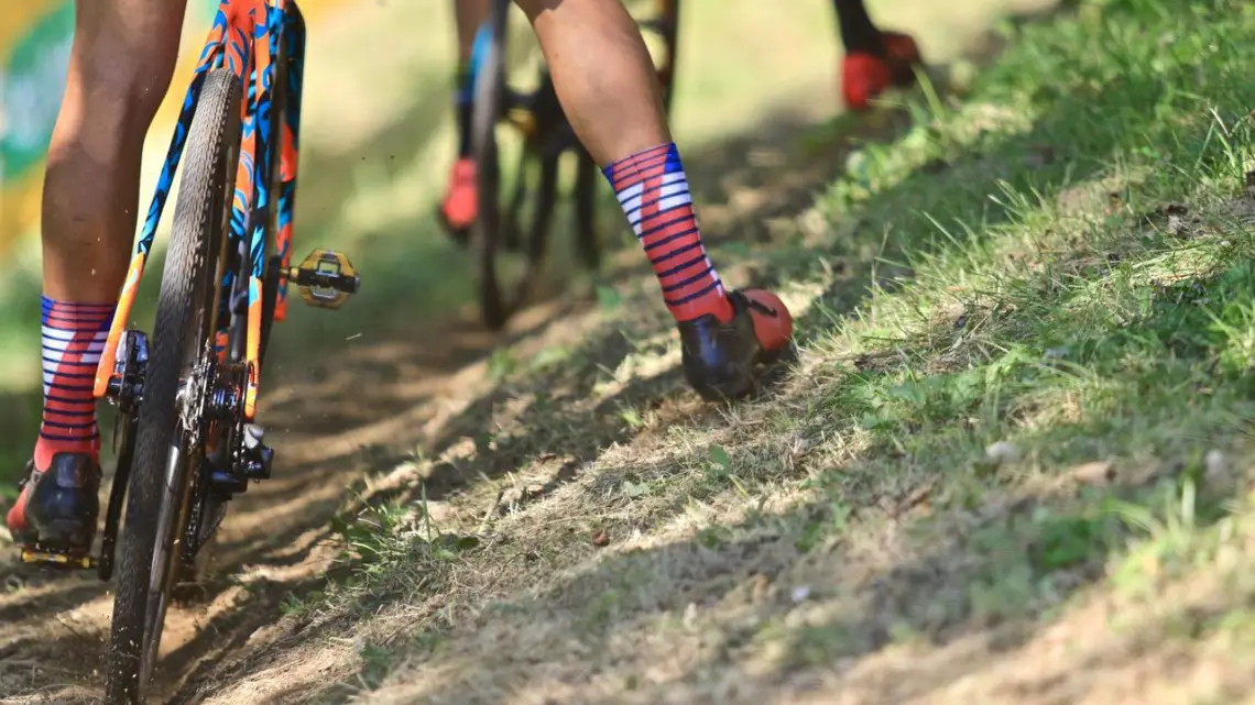 Riders try to stay balanced on one of the off-cambers. 2018 World Cup Waterloo. © D. Mable / Cyclocross Magazine