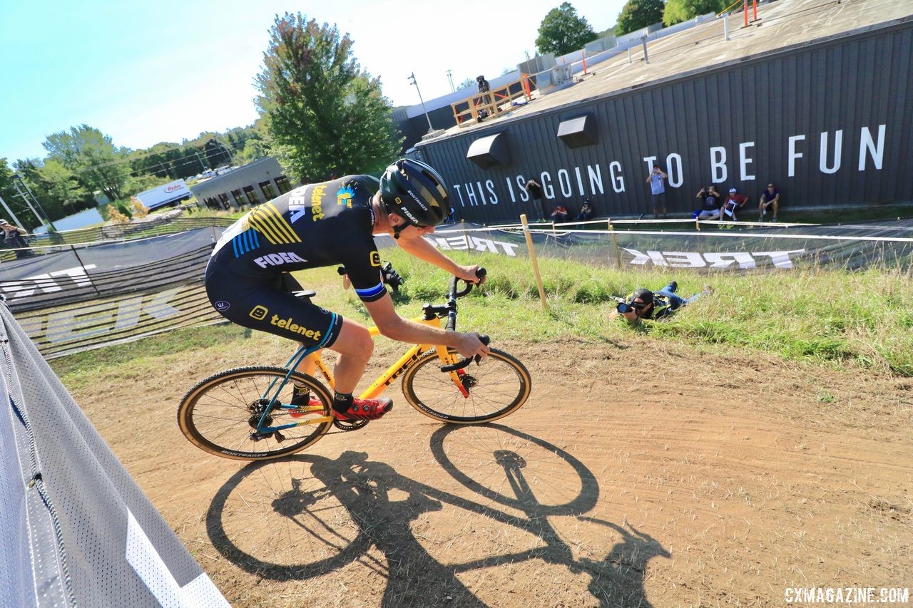 Aerts went solo at the start of Lap 6. 2018 World Cup Waterloo. © D. Mable / Cyclocross Magazine
