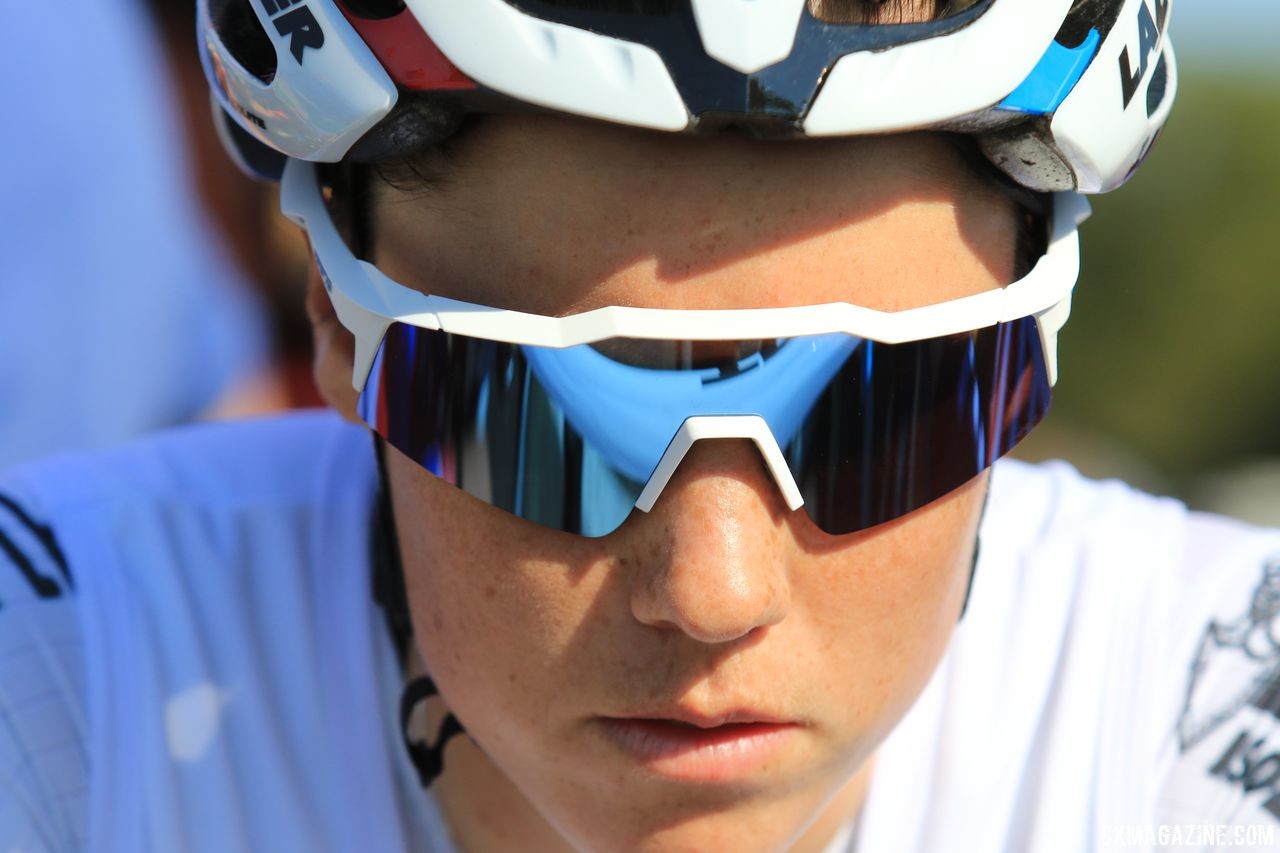 Sanne Cant waits at the start. 2018 World Cup Waterloo. © D. Mable / Cyclocross Magazine