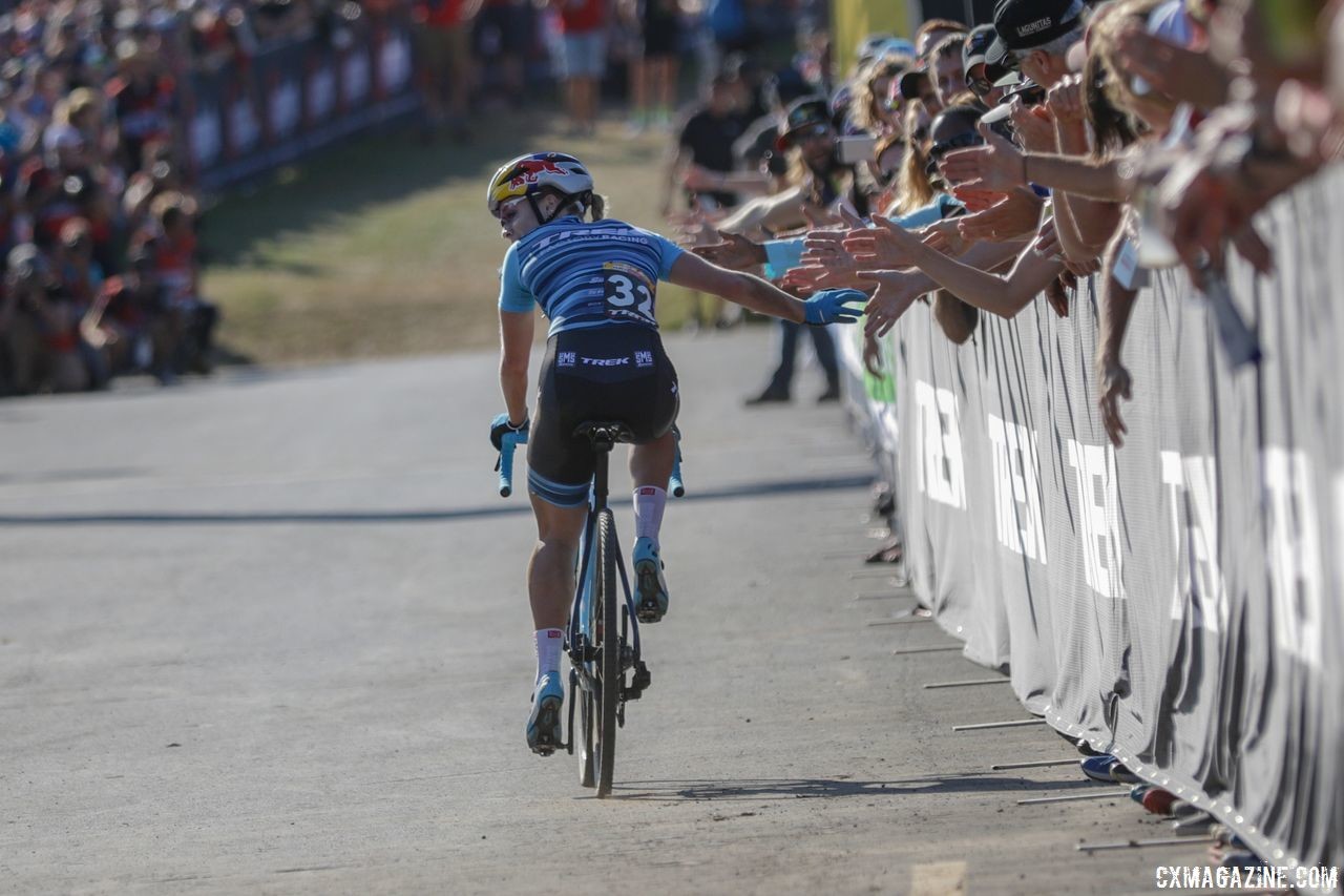 Evie Richards checks behind her heading to the finish. 2018 World Cup Waterloo. © R. Clark / Cyclocross Magazine