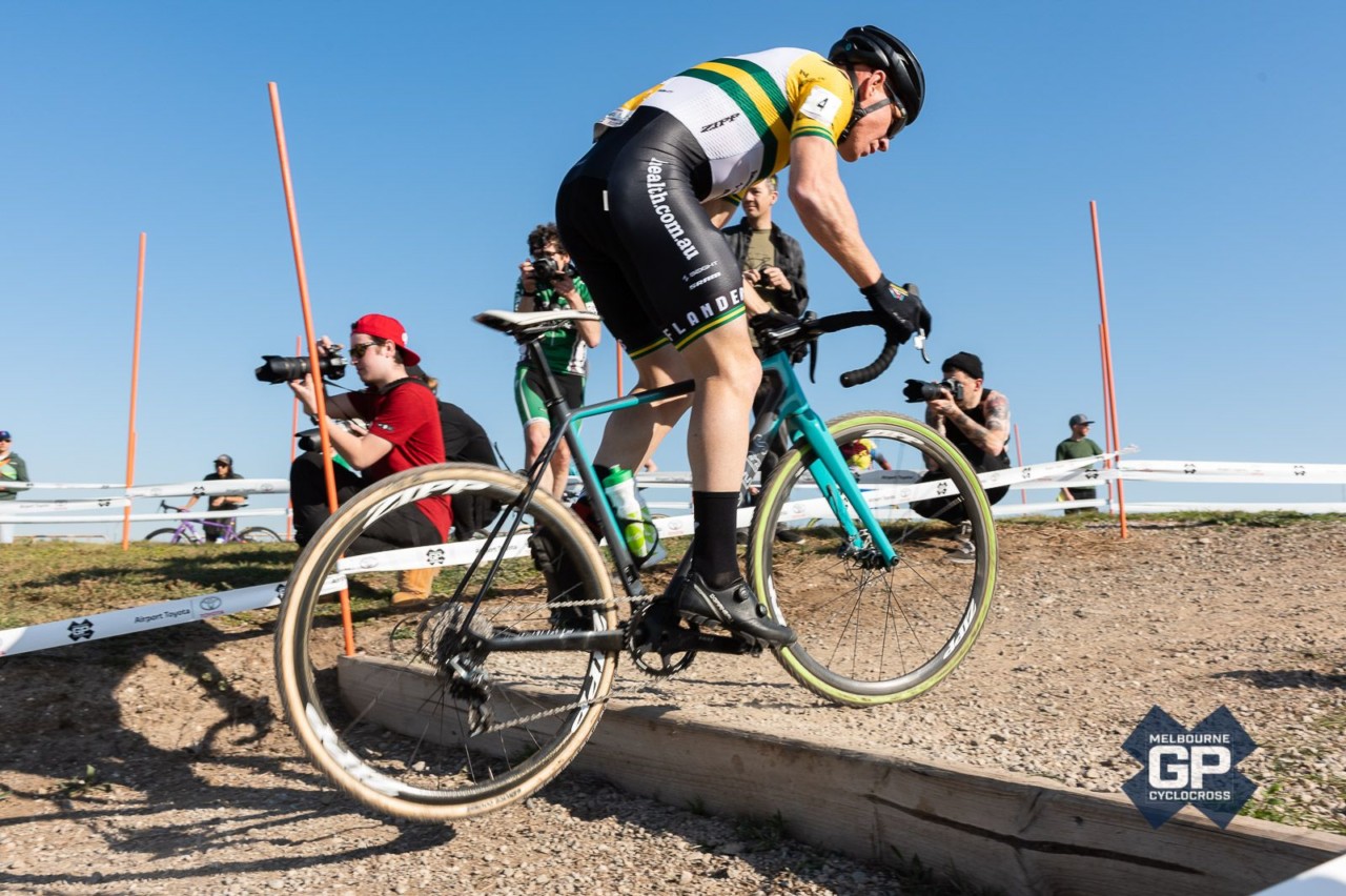 Chris Jongewaard heads up and over a small plank. 2018 Melbourne Grand Prix of Cyclocross, Australia © Ernesto Arriagada