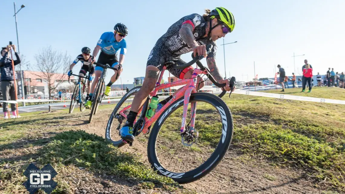 Anthony Clark eyes his line in a corner. 2018 Melbourne Grand Prix of Cyclocross, Australia © Ernesto Arriagada