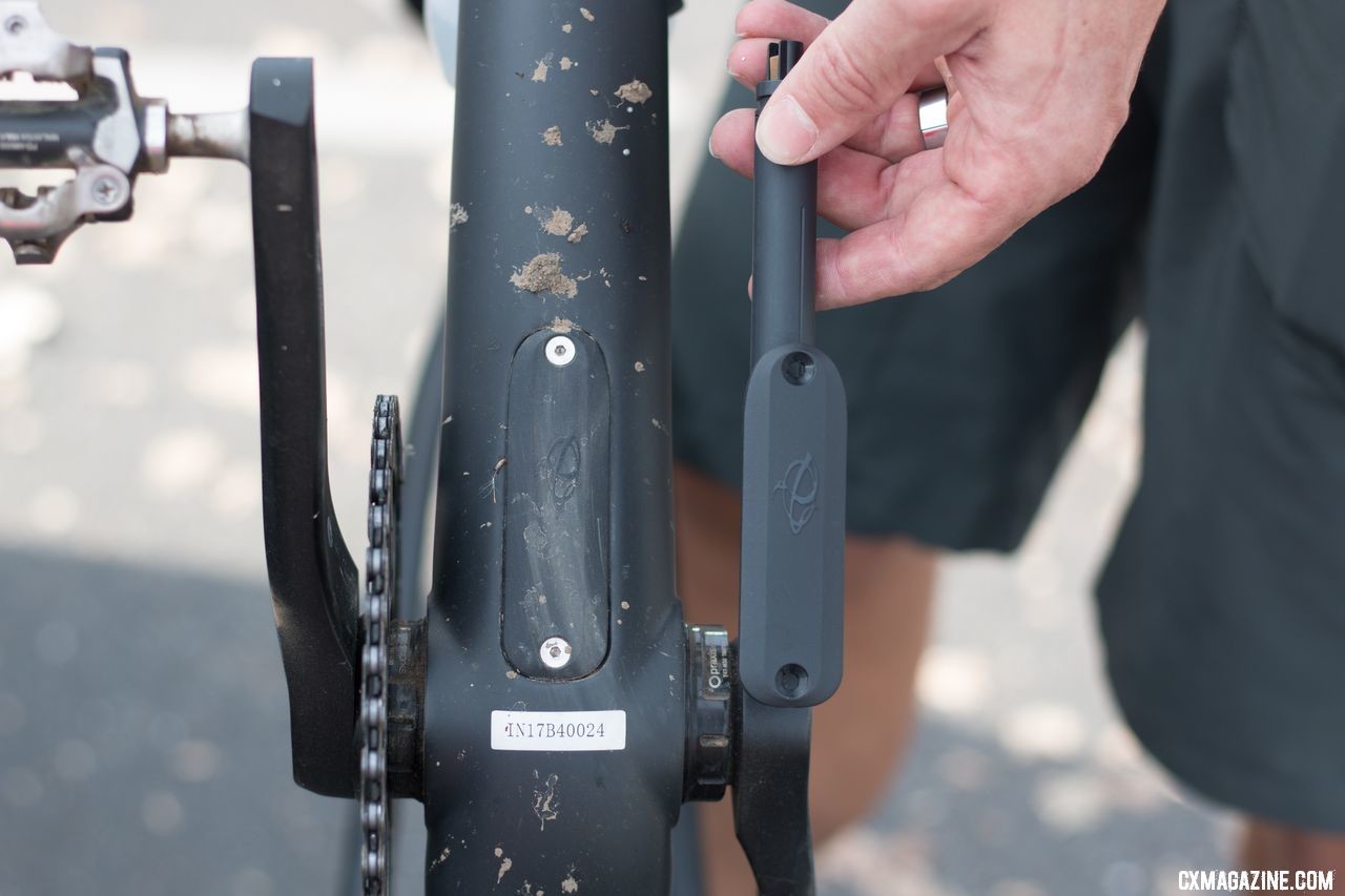 The Ibis Hakka MX has a port for easy cable/hose routing that can also store a Di2 battery. © Cyclocross Magazine