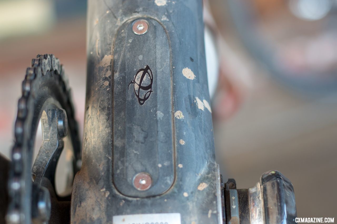 The Ibis Hakka MX has a port for easy cable/hose routing that can also store a Di2 battery. © Cyclocross Magazine