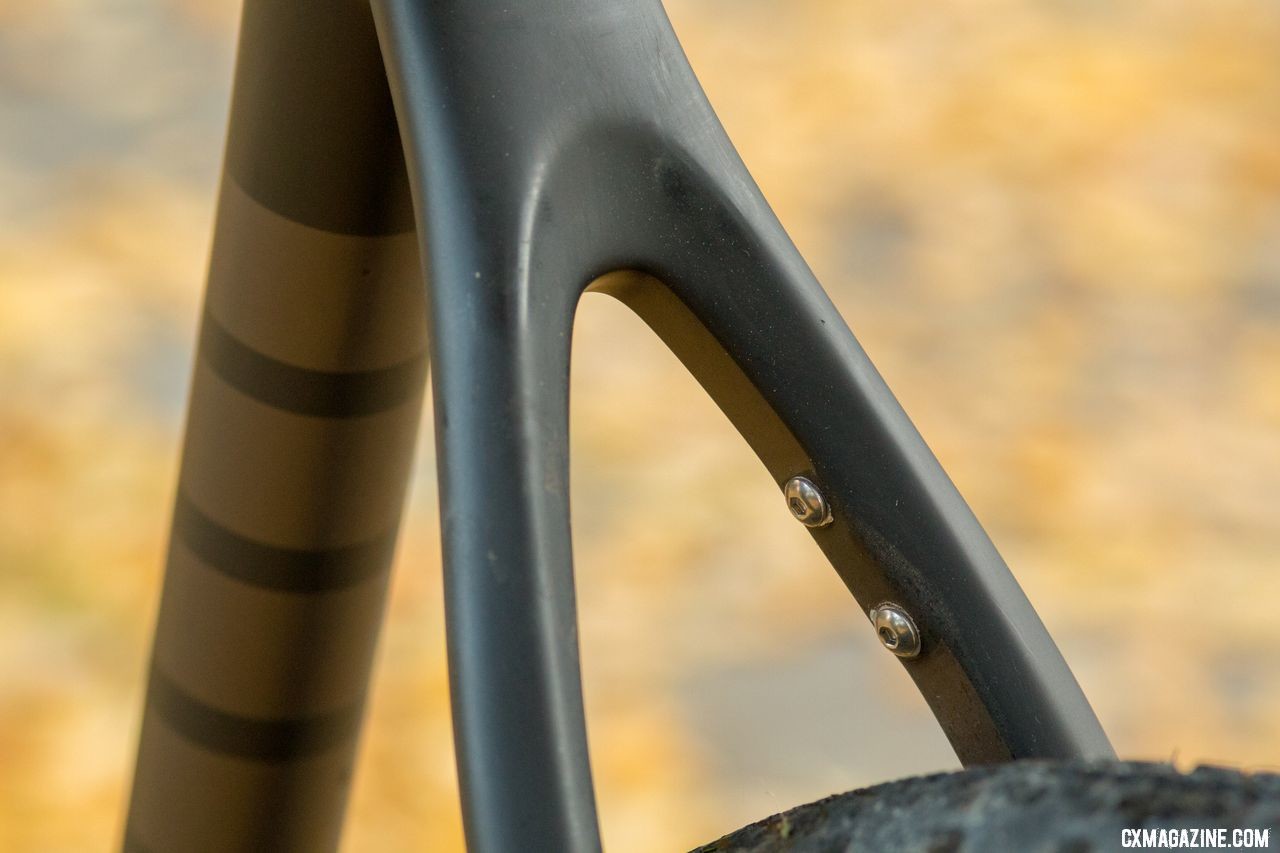 Ibis Hakka MX cyclocross/gravel bike has hidden fender mounts for the wet days. © Cyclocross Magazine