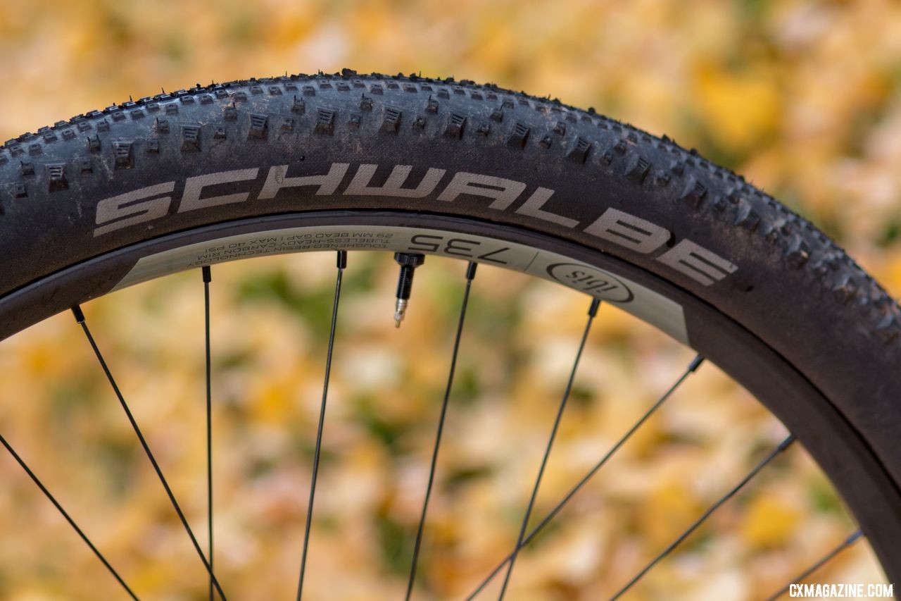 Ibis Hakka MX cyclocross/gravel bike is offered with Ibis' 735 carbon 650b wheels, but there are alloy and 700c wheel options as well. © Cyclocross Magazine