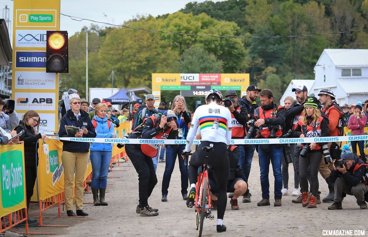 The jersey makes Wout van Aert the favorite, sponsored or not. 2018 Jingle Cross Cyclocross World Cup. © D. Mable / Cyclocross Magazine