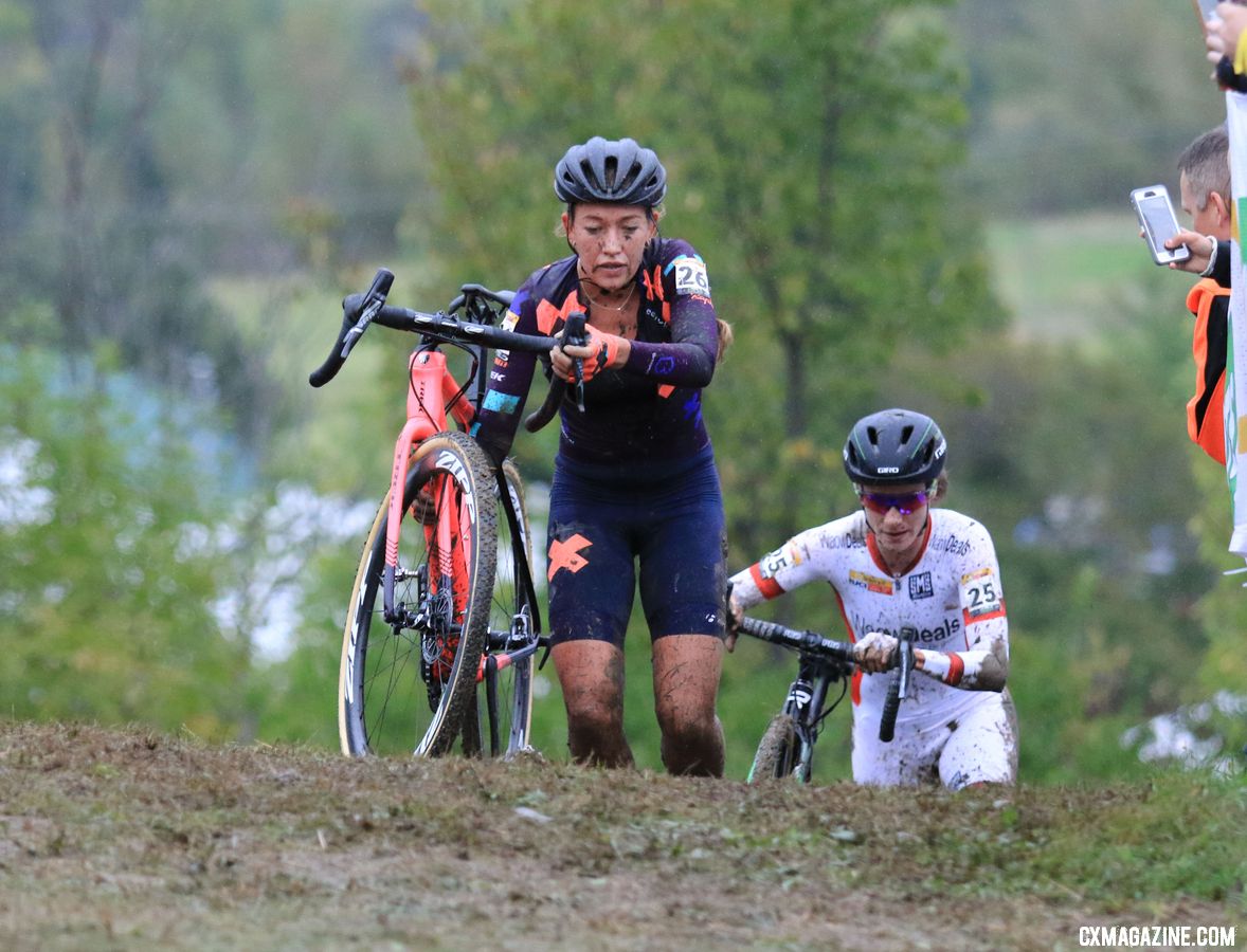 For much of the race, the Dutch pair of Sophie de Boer and Marianne Vos battled for second, until Evie Richards surged past. 2018 Jingle Cross World Cup. © D. Mable / Cyclocross Magazine