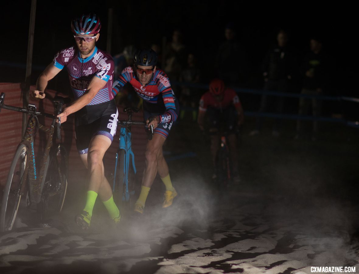 Ortenblad led Driscoll through the sand. 2018 RenoCross men's race. © A. Yee / Cyclocross Magazine