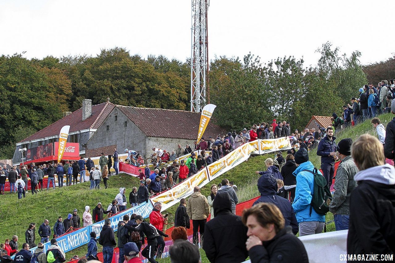 Riders coming and going at Ronse. 2018 Brico Cross Ronse / Hotondcross. © B. Hazen / Cyclocross Magazine