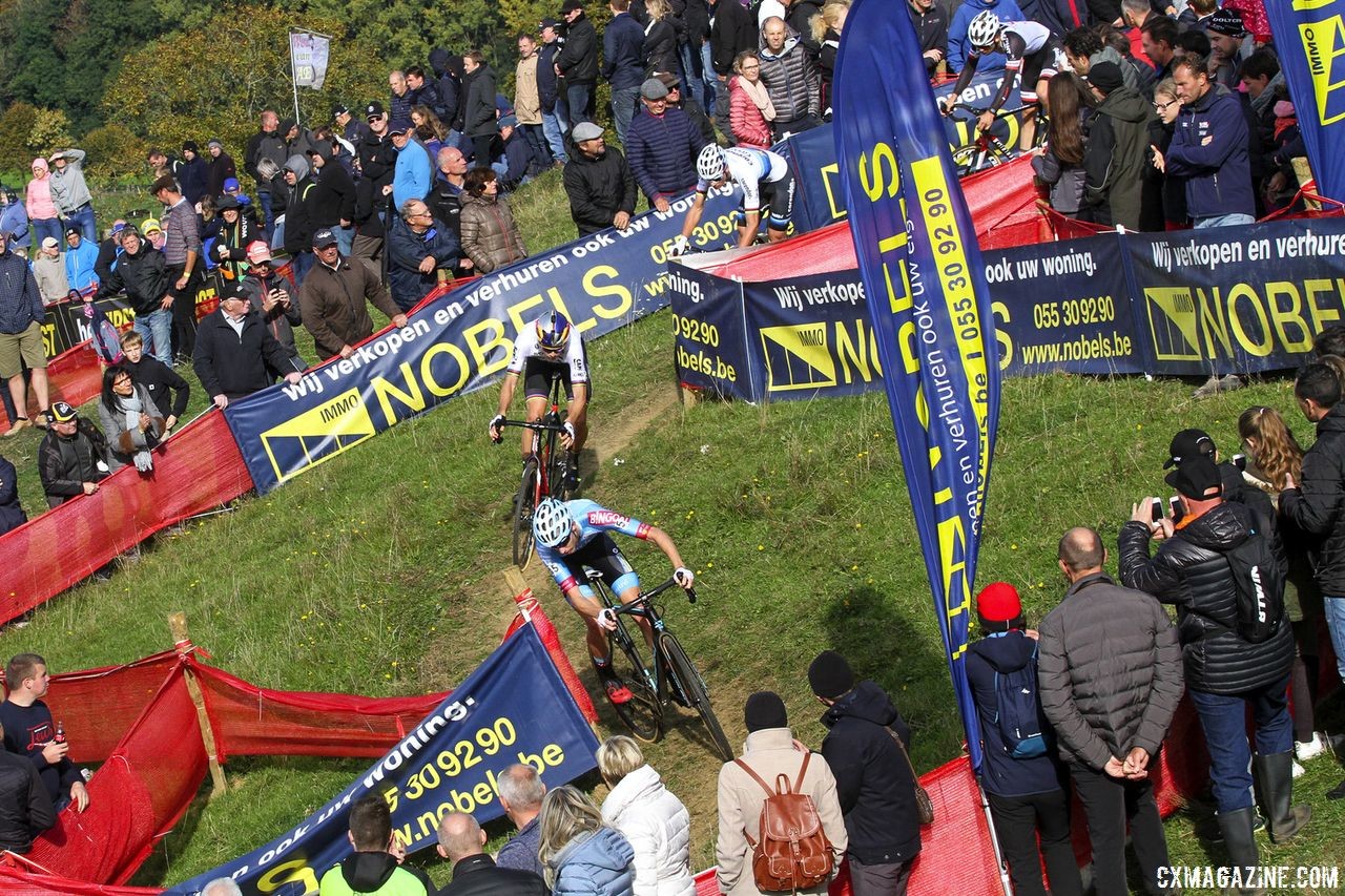 Some of the corners in Ronse got a little topsy turvy. 2018 Brico Cross Ronse / Hotondcross. © B. Hazen / Cyclocross Magazine