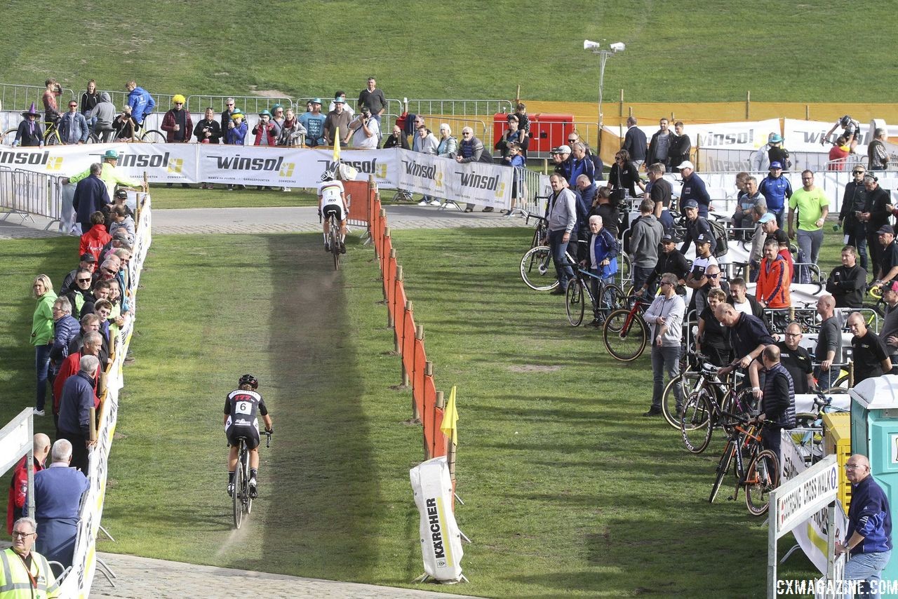 Cant and Arzuffi did their best to close the gap to first. 2018 Superprestige Niels Albert CX, Boom. © B. Hazen / Cyclocross Magazine