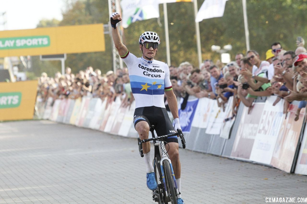 Mathieu van der Poel was dominant at Gieten. 2018 Superprestige Gieten. © B. Hazen / Cyclocross Magazine