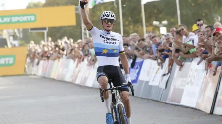 Mathieu van der Poel was dominant at Gieten. 2018 Superprestige Gieten. © B. Hazen / Cyclocross Magazine