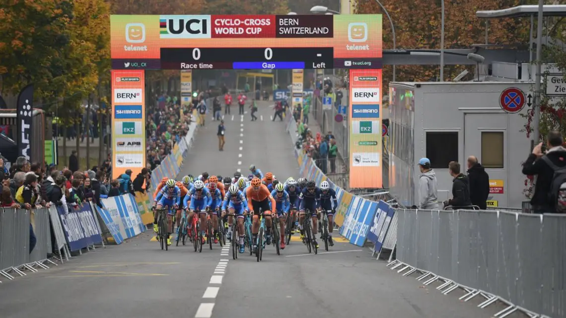 The Junior Men head out onto the course in their first 2018/19 World Cup. 2018 World Cup Bern, Switzerland. © E. Haumesser / Cyclocross Magazine