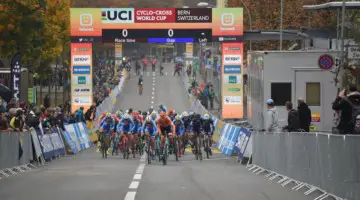 The Junior Men head out onto the course in their first 2018/19 World Cup. 2018 World Cup Bern, Switzerland. © E. Haumesser / Cyclocross Magazine