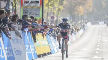 Katie Compton acknowledges the fans after her third-place finish. 2018 World Cup Bern, Switzerland. © E. Haumesser / Cyclocross Magazine