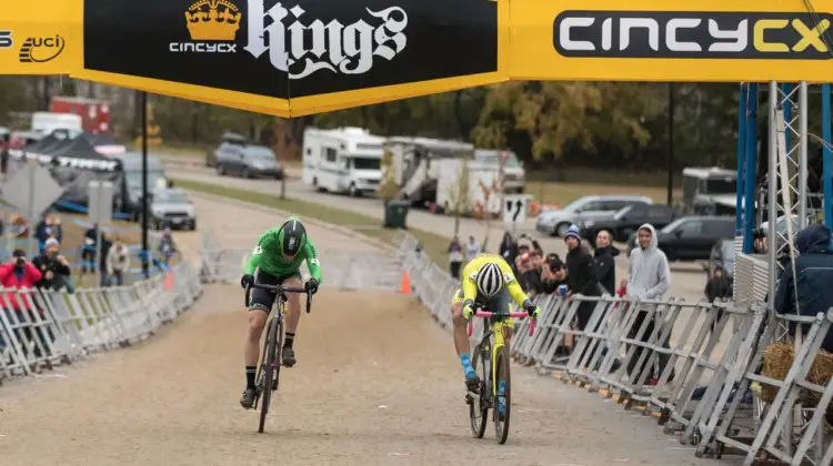 Werner beat Hecht by a few tire treads. 2018 Cincinnati Cyclocross Day 2. © B. Buckley / Cyclocross Magazine