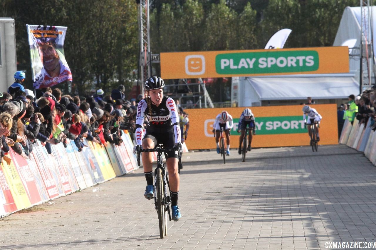 Annemarie Worst finished second on Sunday. 2018 Superprestige Ruddervoorde. © B. Hazen / Cyclocross Magazine