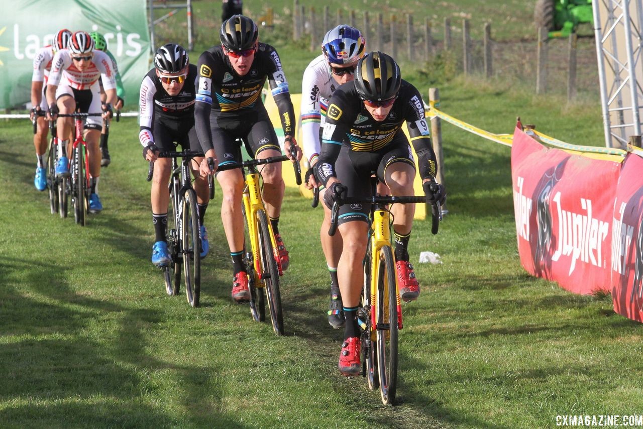 Quinten Hermans led at the start of the race. 2018 Superprestige Ruddervoorde. © B. Hazen / Cyclocross Magazine