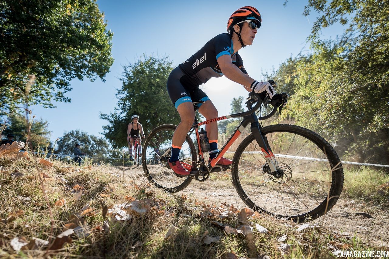 The women make their way through one of the dusty sections on the course. 2018 Sacramento Cyclocross #2, Miller Park. © J. Vander Stucken / Cyclocross Magazine